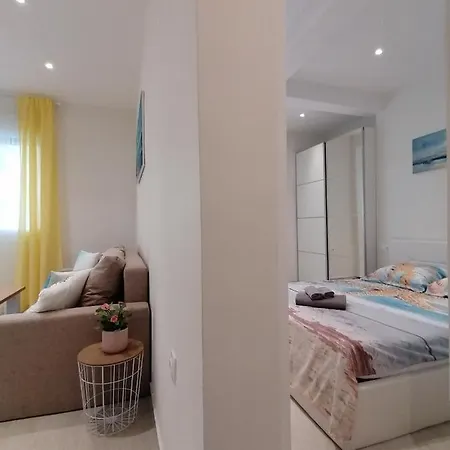 Апартаменты Sea Pleasure Переа